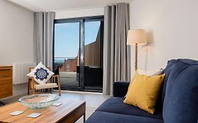 1 Middlecombe - Luxury Apartment At Byron Woolacombe, Only 4 Minute Walk To Woolacombe Beach!
